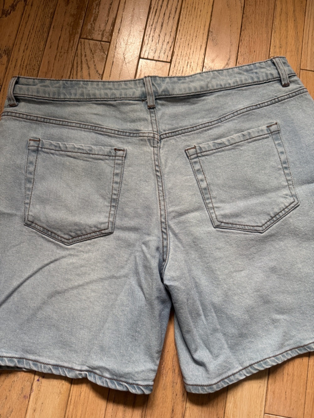 NWT Light Wash Denim High-Rise Shorts with Stud Details size 18 plus size - Picture 6 of 7
